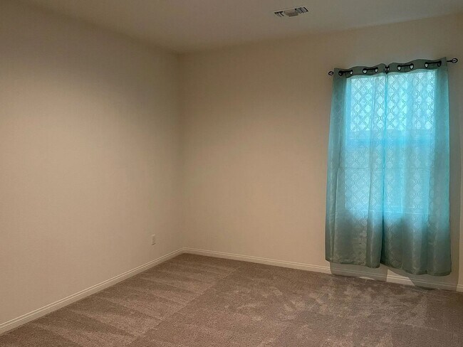 Building Photo - Elegant 7-Bedroom Retreat with Modern Upgr...