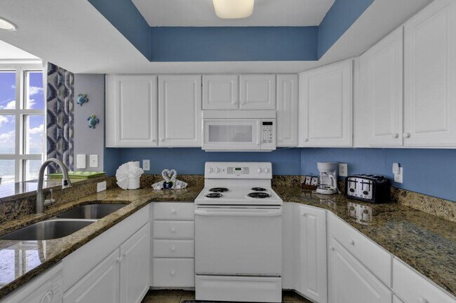 Building Photo - 2506 N Ocean Blvd
