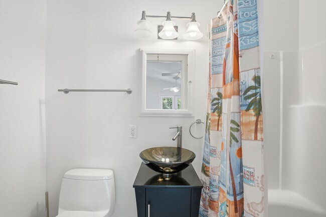 Building Photo - Prime Coastal Location Long Term Rental!