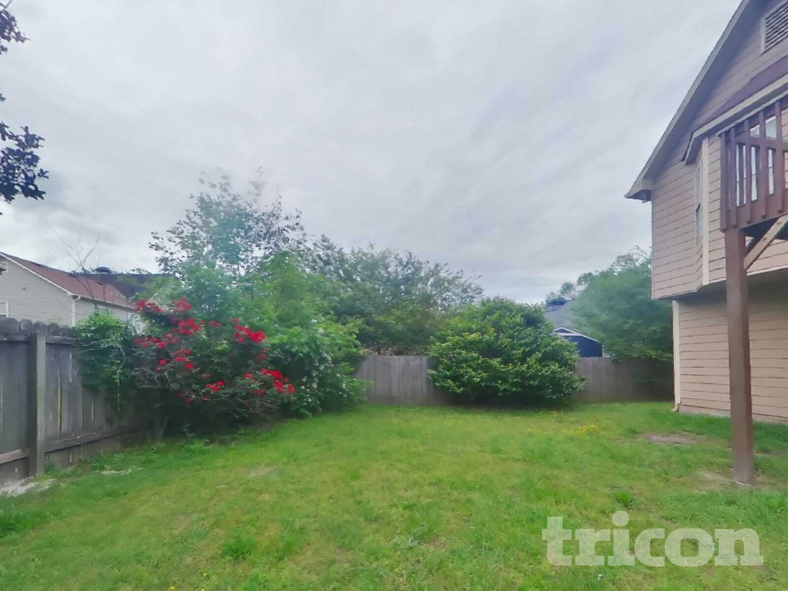 Building Photo - 4074 Five Oaks Ct