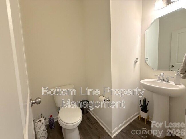 Building Photo - 2688 Andes Dr