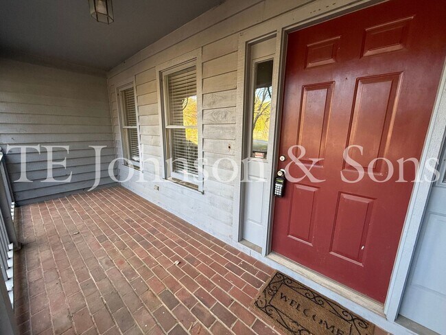 Building Photo - Charming 3-Bedroom Home with Rocking Chair Porch and Screened Back Patio