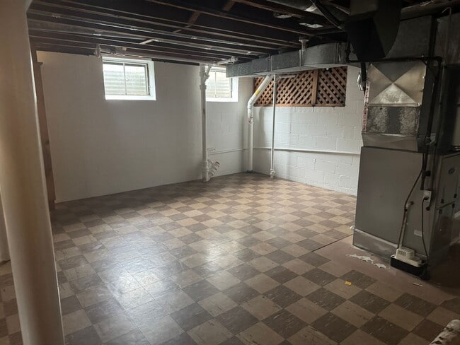 Building Photo - 3 Bedroom 2 Bath Ranch Home - Upper Arlington Schools