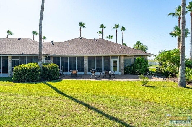 Building Photo - 1 Torrey Pines Dr
