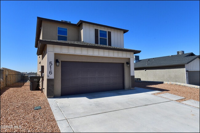 Building Photo - 516 Logwood Ave