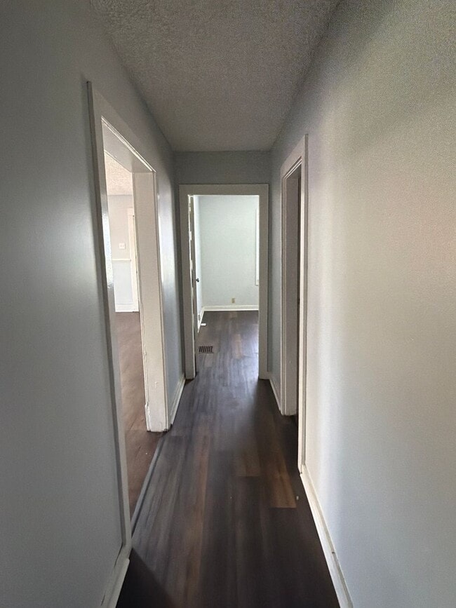 Building Photo - New Listing! 3BR/1BA home in North Brookside Park