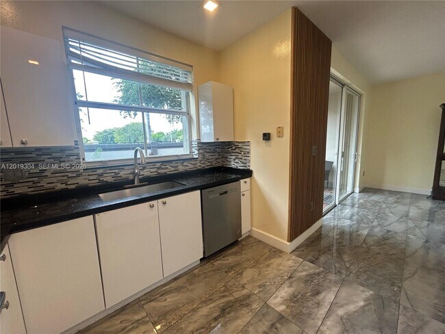 Building Photo - 254 Riverwalk Cir