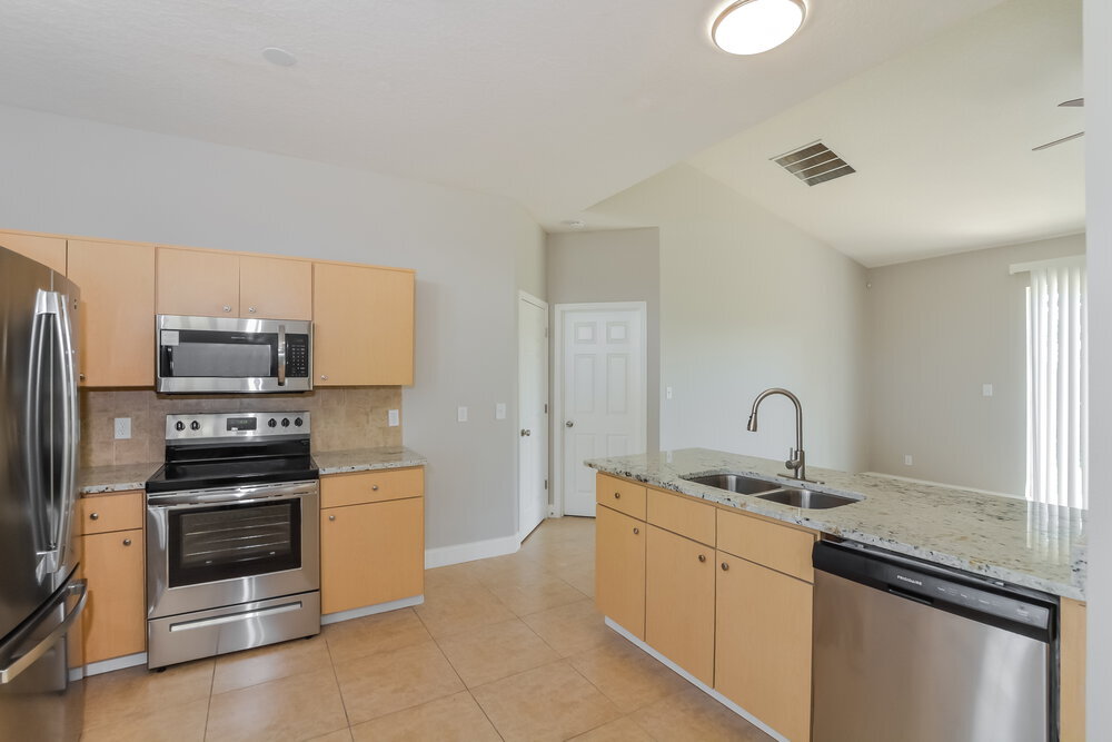 Building Photo - 717 Modena St