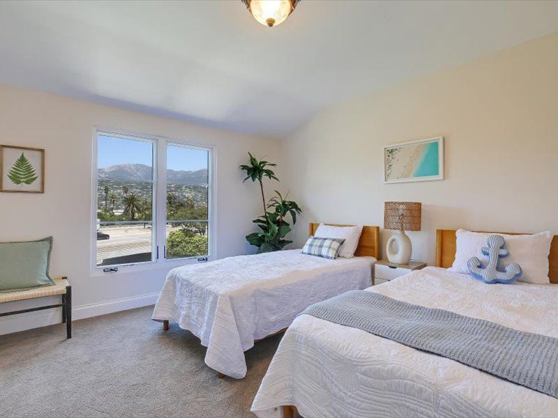 Building Photo - 220 Santa Barbara St