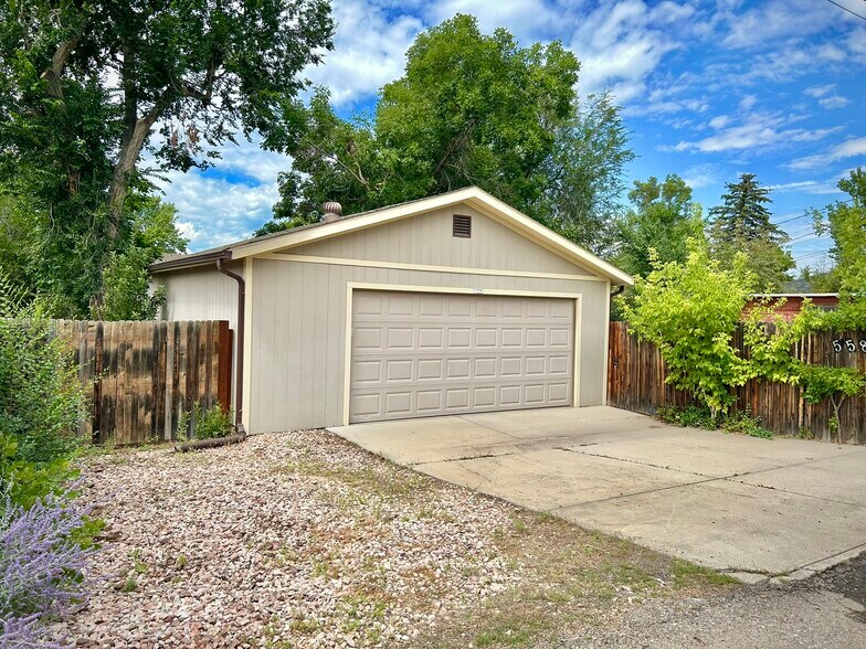 Building Photo - 5584 S Datura St
