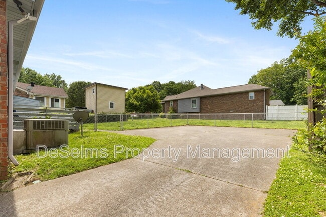 Building Photo - 3204 Blackwood Dr