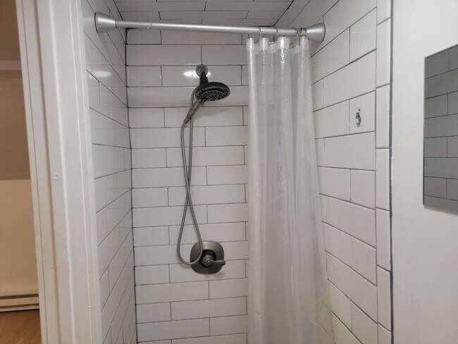 Building Photo - Charming 1910 Craftsman in the Heart of Do...