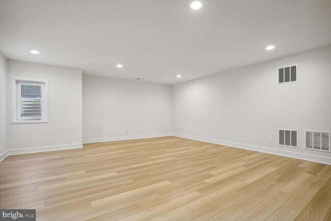 Building Photo - 23115 Glenwood Hts Cir