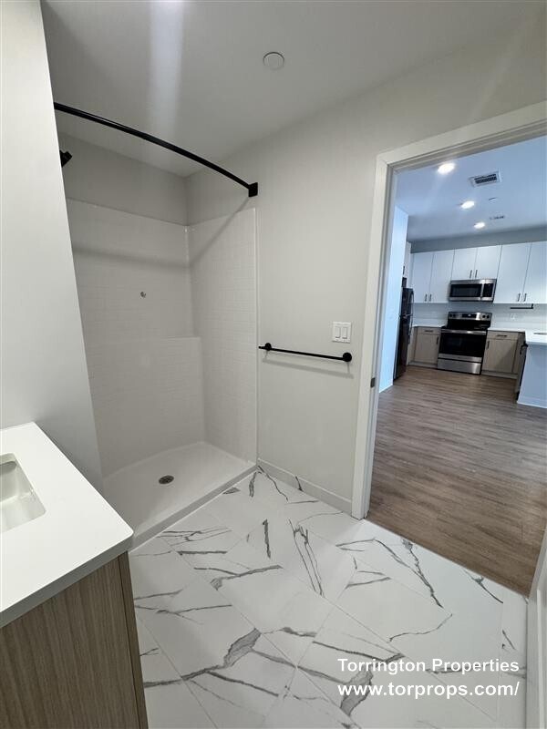 Building Photo - 289 Walk Hill St