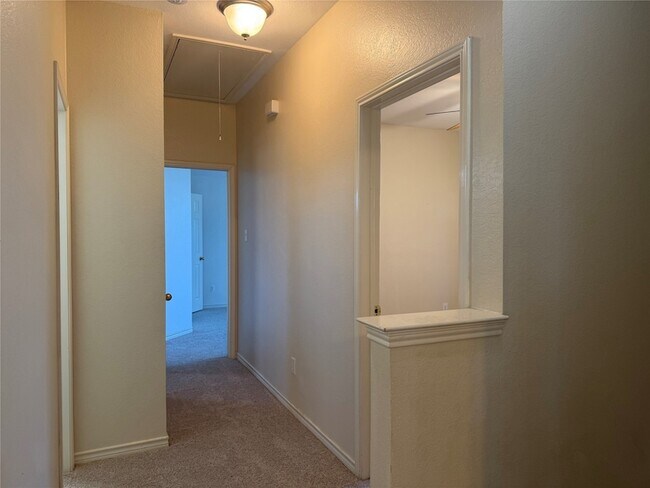 Building Photo - 1438 Kingsley Dr