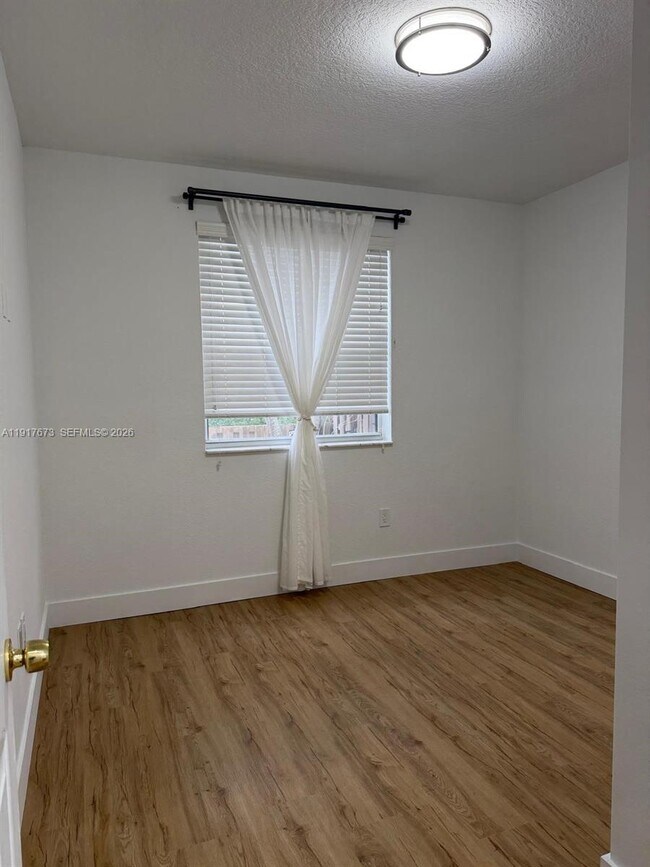 Building Photo - 3972 SW 149th Pl