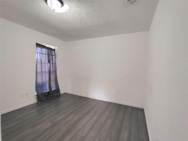 Building Photo - 11926 Rhinebeck Dr