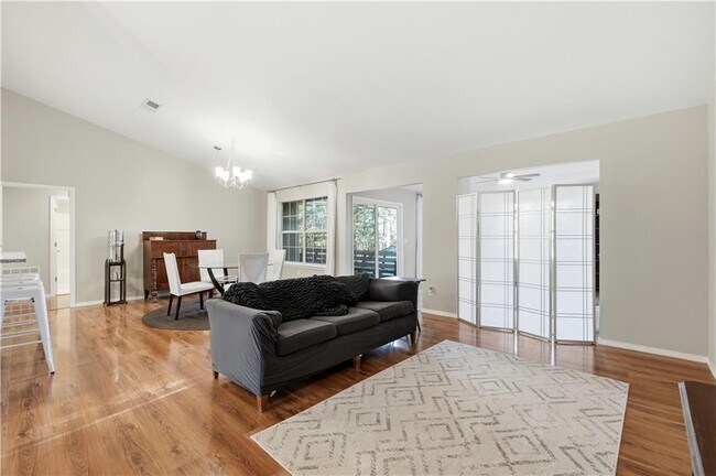 Building Photo - 4 Wendron Cir