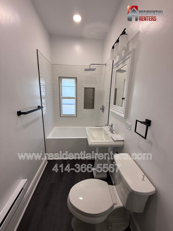 Building Photo - 1155 N 21st St