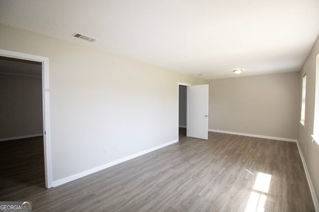 Building Photo - 217 Allenwood Dr