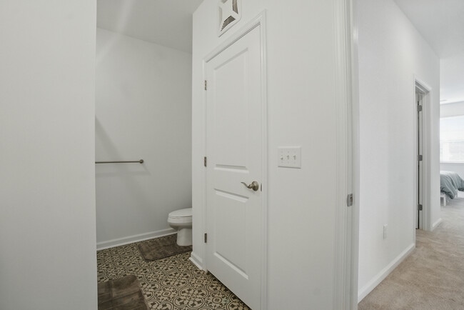 Building Photo - 1728 Vankar Dr