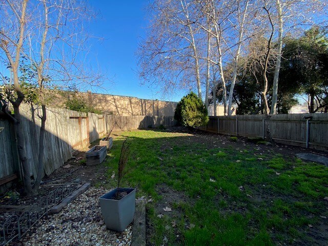 Building Photo - Beautiful Remodeled 3 Bedroom 2 Bathroom