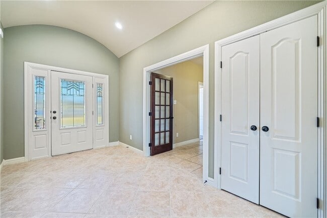 Building Photo - 6 Virginia Hills