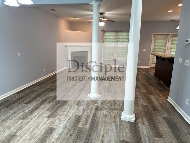 Building Photo - 250 Summer Hill Way