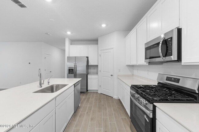 Building Photo - 122 Wrensong Pl