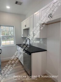 Building Photo - 1003 Lynn-D