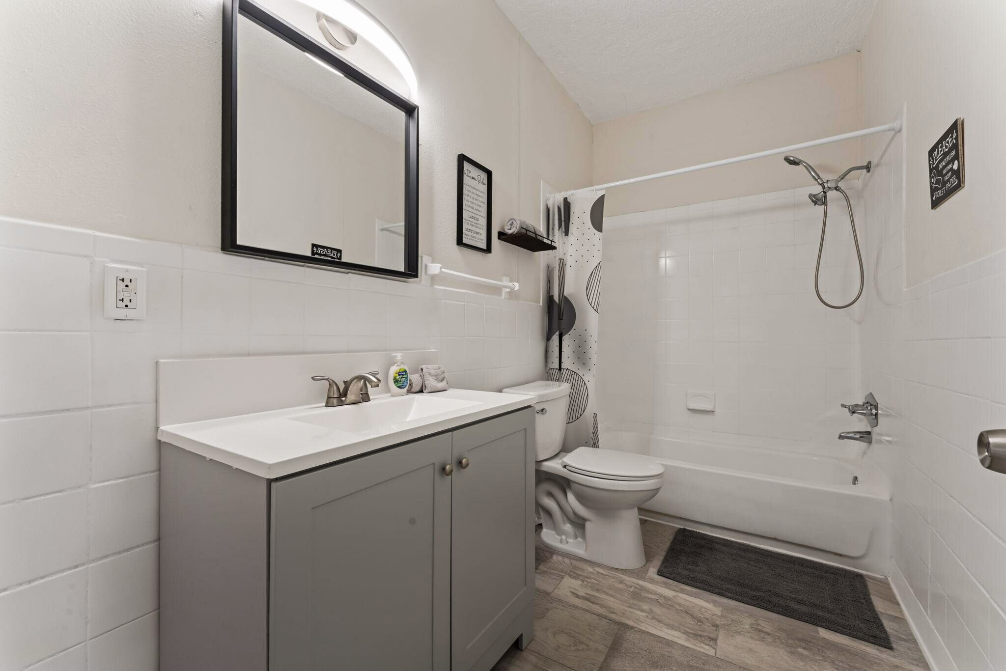 Building Photo - 1524 Dyal St