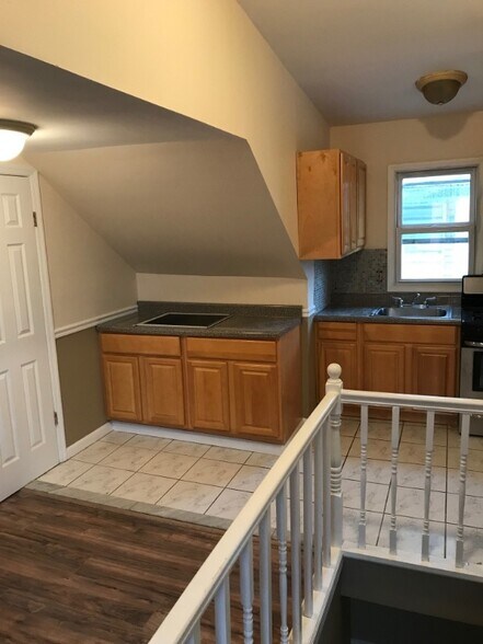 Primary Photo - 224 12th Ave