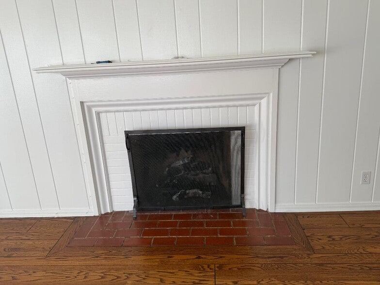 Fireplace in living room - 4448 Carpenter Ave
