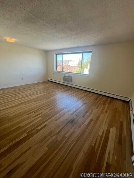 Building Photo - 20 Riverside St