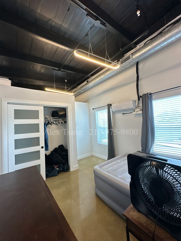 Building Photo - 811 Montana St