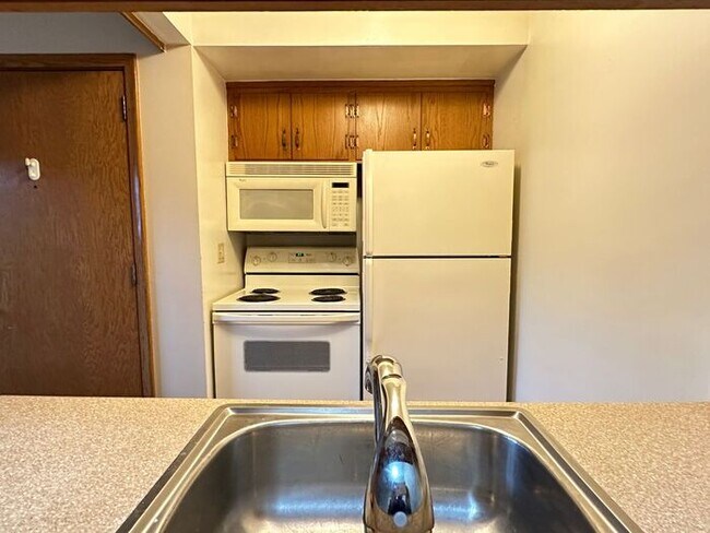 Building Photo - Richfield Ground Level, Window Ac Unit Inc...