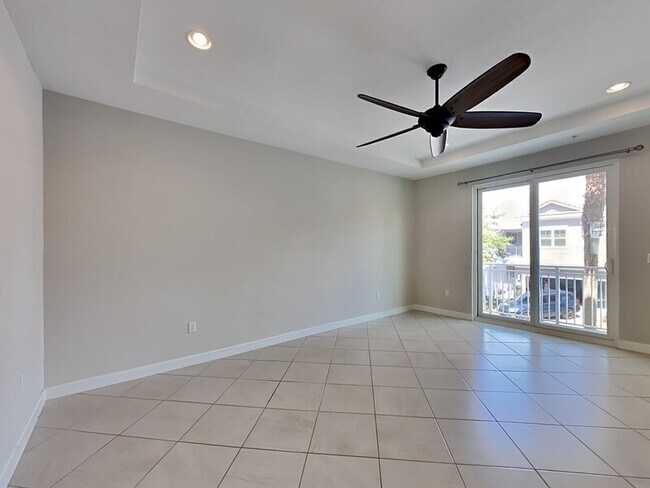 Building Photo - 895 Brutus Terrace