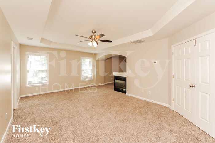 Building Photo - 2636-2633 3 Wood Dr