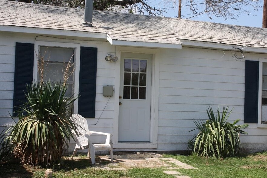 Building Photo - 2118 26th St