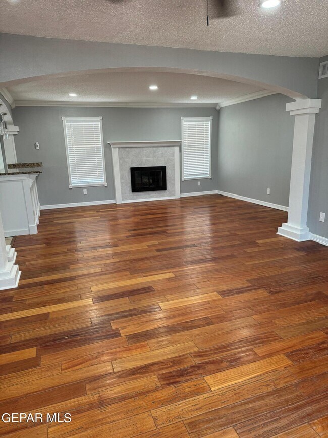 Building Photo - 323 Rio Tinto Dr