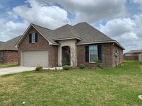 Building Photo - Beautiful 3 bedroom 2 bath home in