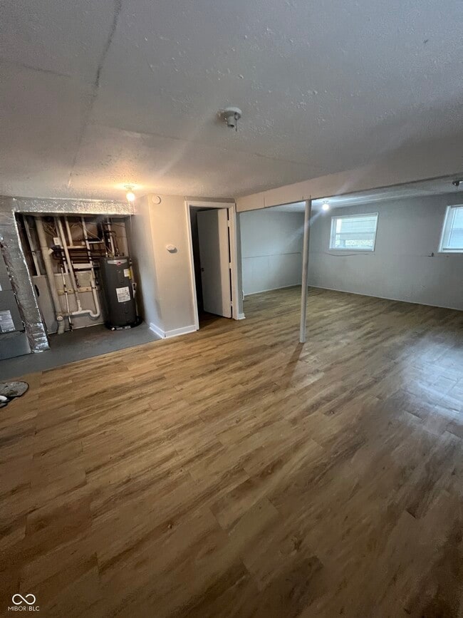 Building Photo - 9413 English Oak Dr