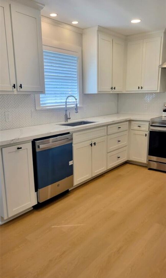 Building Photo - 2426 Tannehill Dr