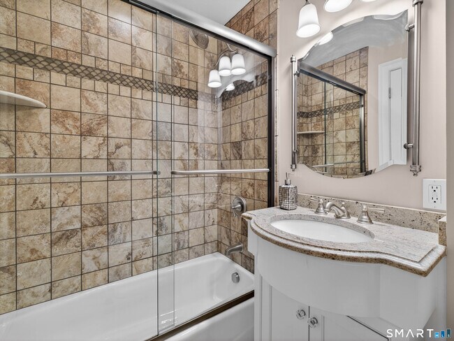 Building Photo - 505 Seaside Ave