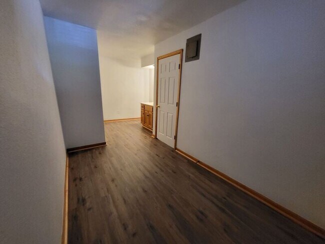 Building Photo - 1405 Neil Ln