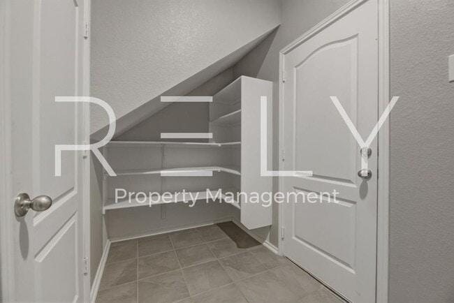 Building Photo - 140 Katie Elder Dr