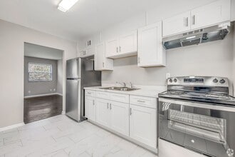 Building Photo - Comfortable 3BR Living with Easy Access to Everything