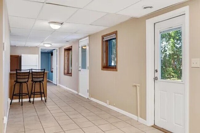 Building Photo - TM - 01 - Cliffside Dr