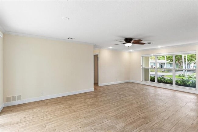 Building Photo - 2741 NE 53rd St