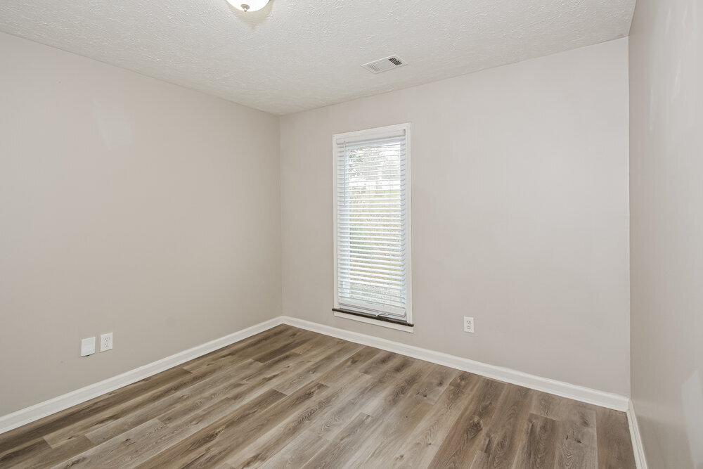 Building Photo - 110 River Oaks Dr